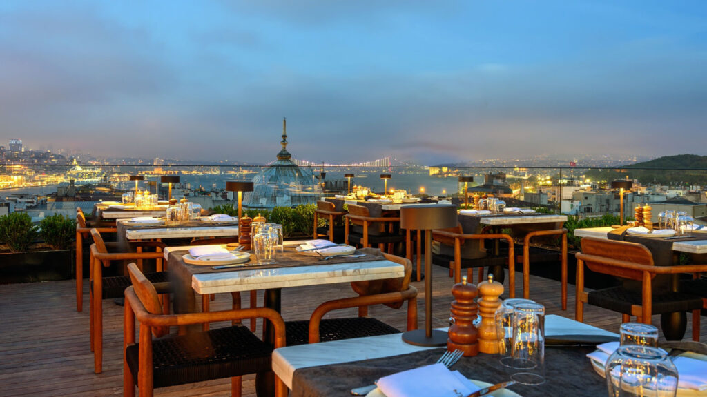 Roof Mezzepotamia terrace overlooking the Golden Horn