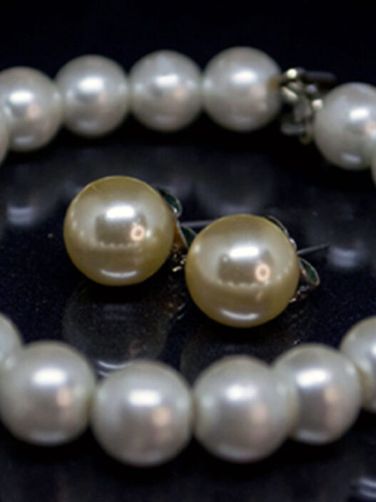 İnci bileklik ve Küpe