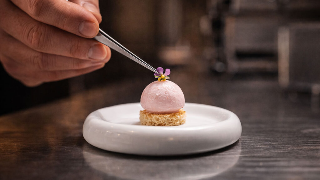 Modern gastronomi teknikleri, amuse-bouche servis ekipmanları.