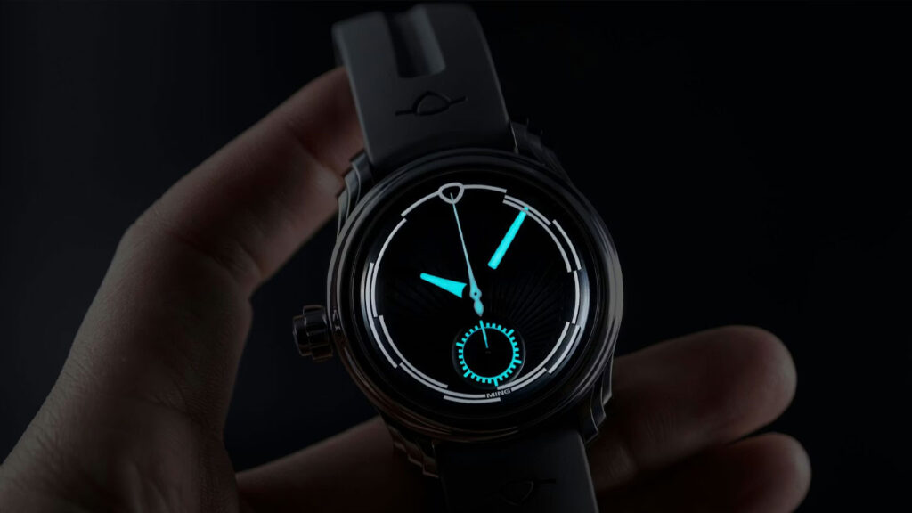 MING 57.04 Phoenix luminous dial with Polar White lume and Super-LumiNova X1.
