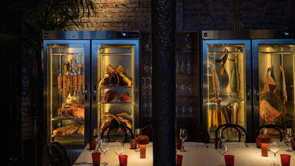 Kontuar Pera restaurant interior atmosphere in Beyoglu Istanbul