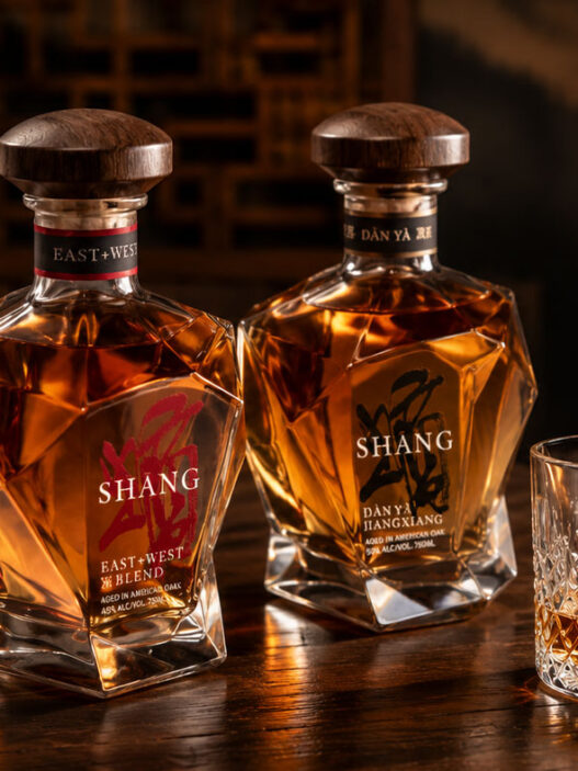 Shāng bringing together Chinese baijiu and American whiskey traditions.