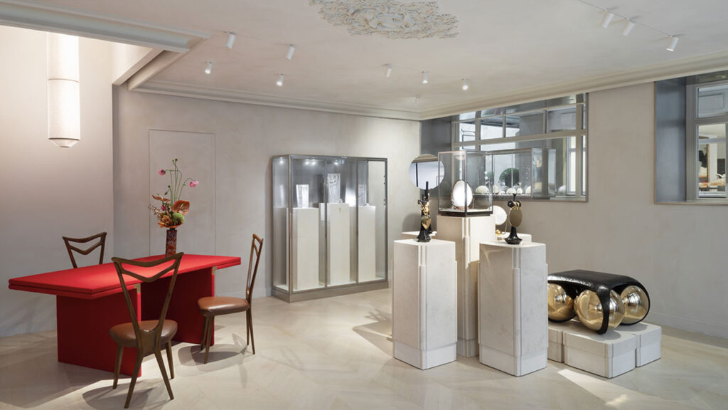 nikos koulis paris boutique interior | Voggia